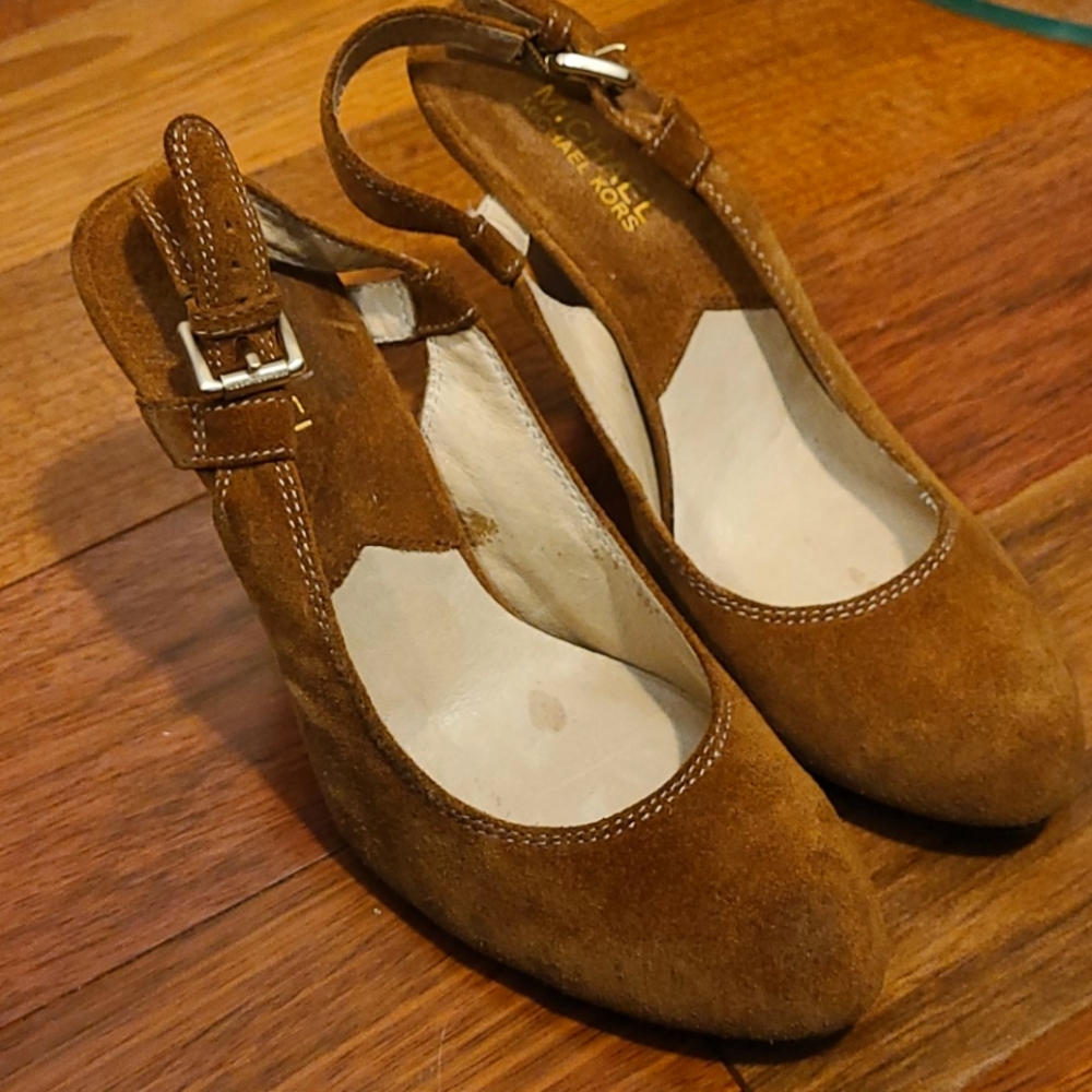 Michael KORS tan suede sling back pumps